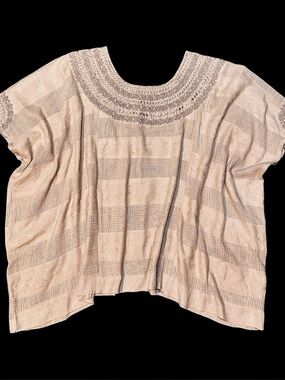 Mi Golondrina • Tan Embroidered Huipil de Cobán Poncho Style Tunic || O/S